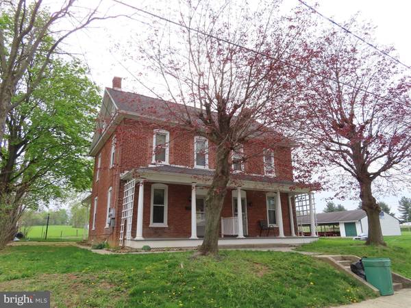 325 & 327 S PARK AVENUE, Mercersburg, PA 17236