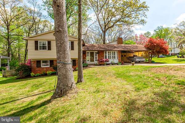 Annandale, VA 22003,8516 CANTERBURY DR