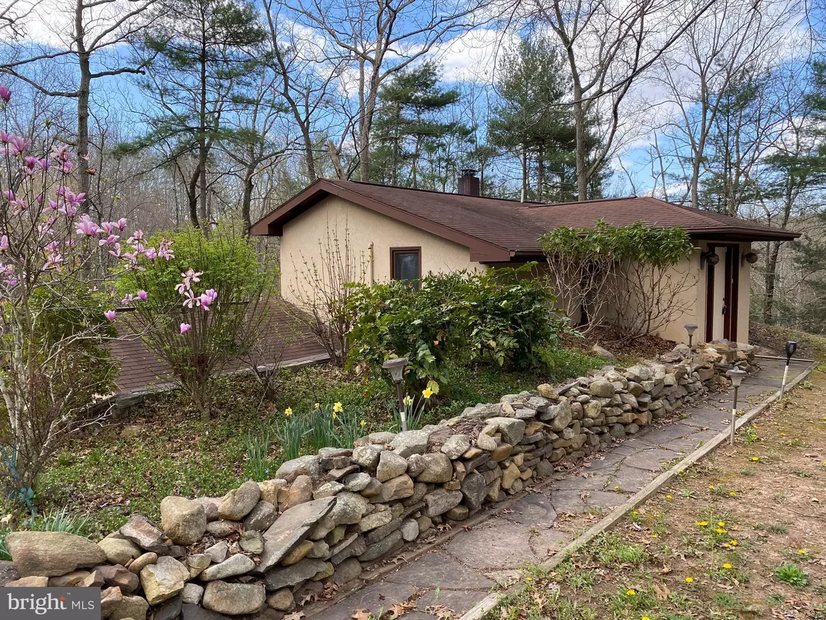 Berkeley Springs, WV 25411,26 SILVERSTONE LN