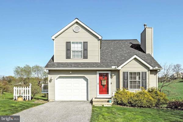 748 BLOSSOM HILL LN, Dallastown, PA 17313