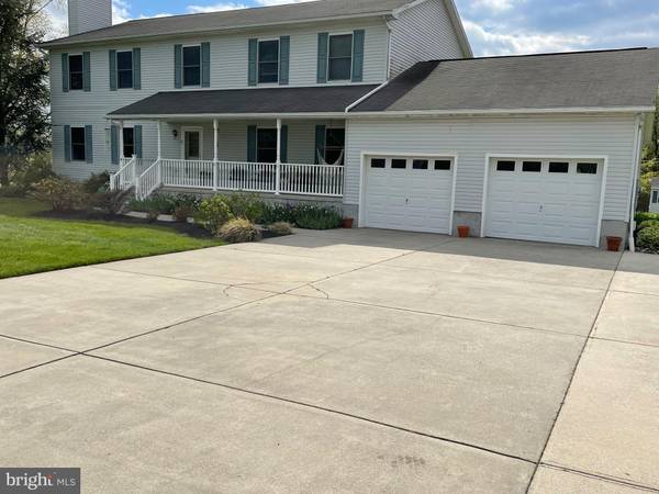 6 MEGHANS WAY, Pennsville, NJ 08070