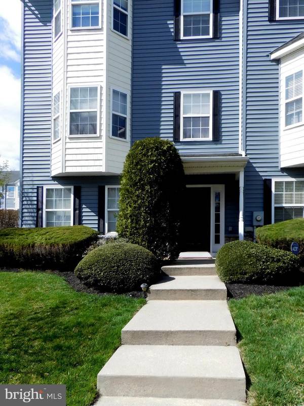 10 TURTLE CT #10, Delanco, NJ 08075