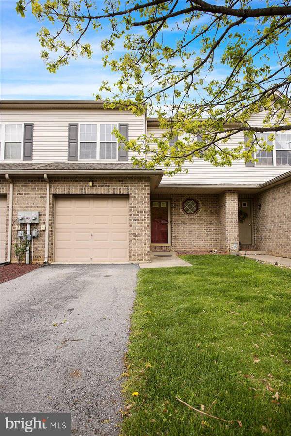 6527 PIONEER DR, Macungie, PA 18062