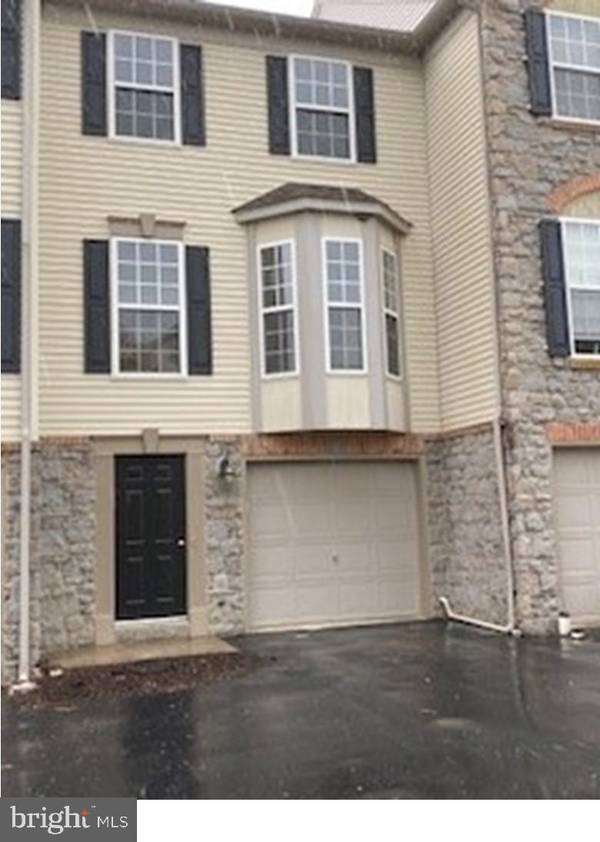 2728 HUNTERS CREST DR #21, York, PA 17402