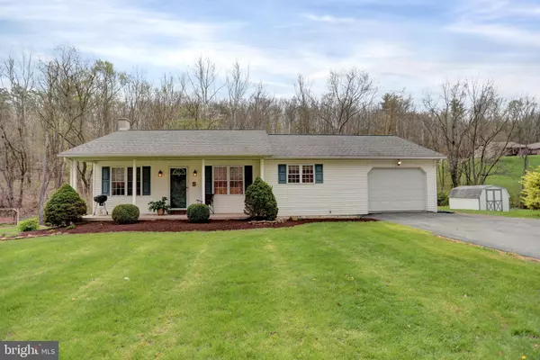 1087 LOCUST RUN RD, Thompsontown, PA 17094