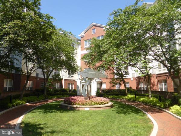 801 S GREENBRIER ST #414, Arlington, VA 22204