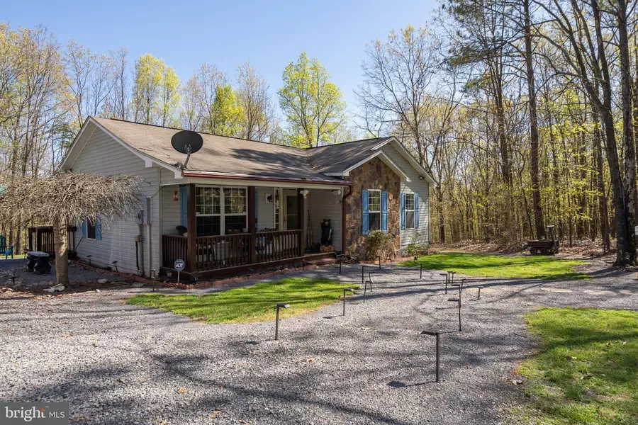 113 ROUNDTOP LANE, Berkeley Springs, WV 25411