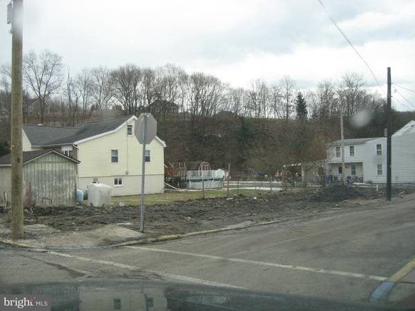 500 E HANCOCK ST, Saint Clair, PA 17970