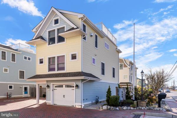 369 W 8TH ST #4, Ship Bottom, NJ 08008