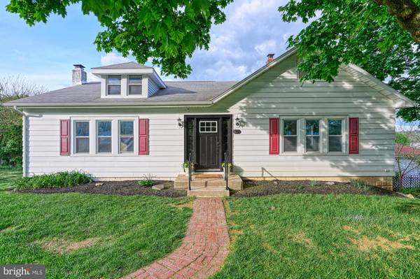 620 WOODLAND AVE, Dallastown, PA 17313