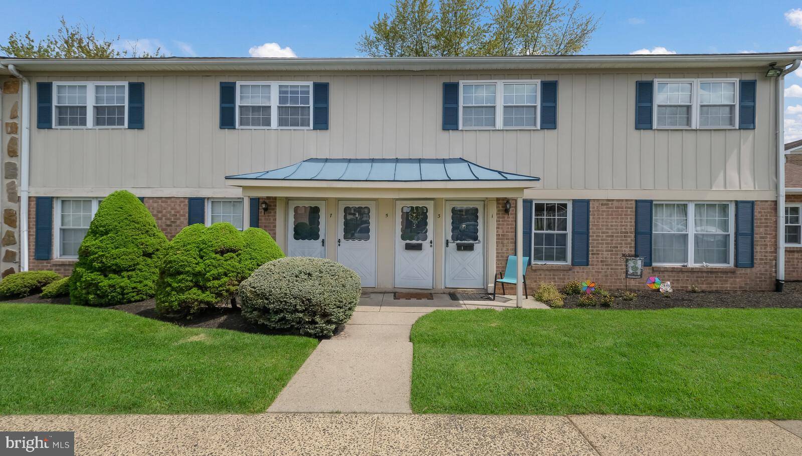 3 BELFAST DR, North Wales, PA 19454