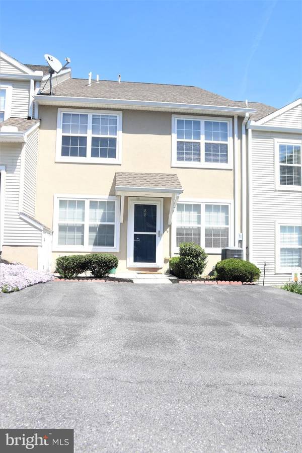 88 COURTYARD DR, Carlisle, PA 17013