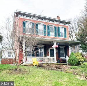 76 W MAIN ST, Landisville, PA 17538