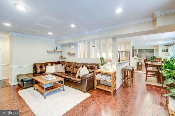 5009 7TH RD S #T1, Arlington, VA 22204