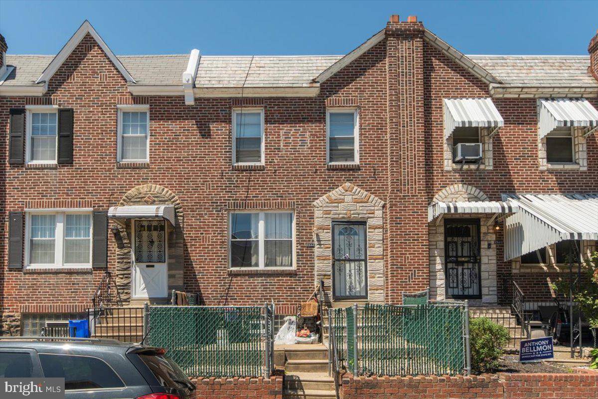 Philadelphia, PA 19120,5944 LAWNDALE ST