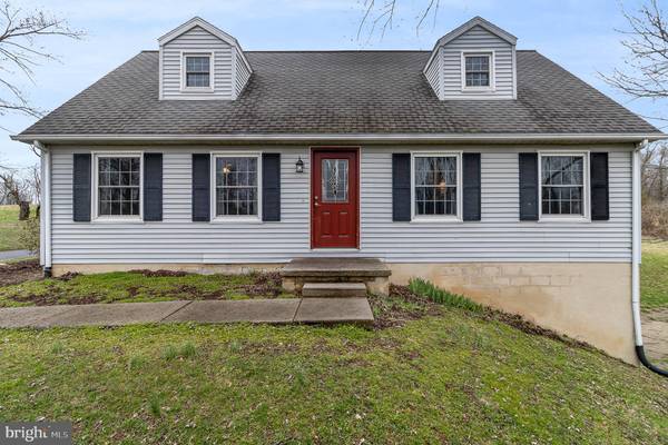 568 HICKORY RD, Manheim, PA 17545