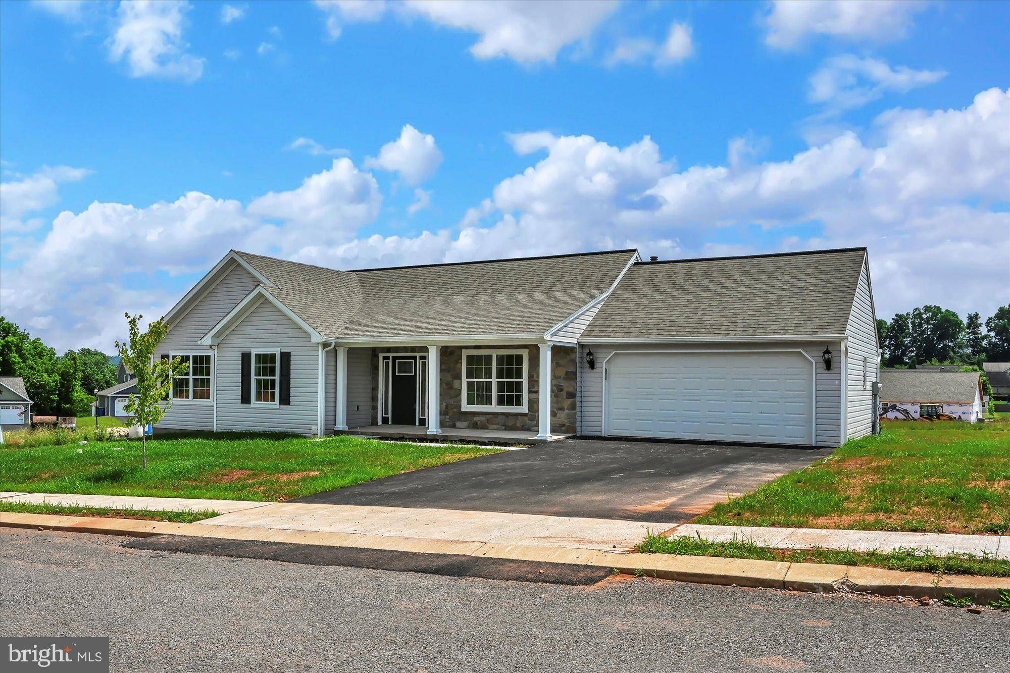 167 ARROWHEAD DRIVE DR, Denver, PA 17517