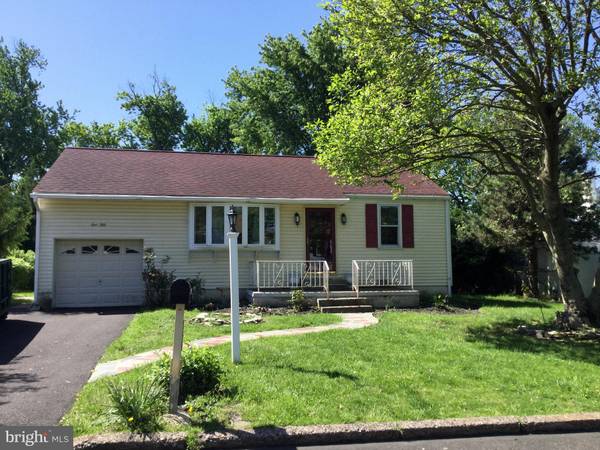 150 LYNCH DR, Southampton, PA 18966