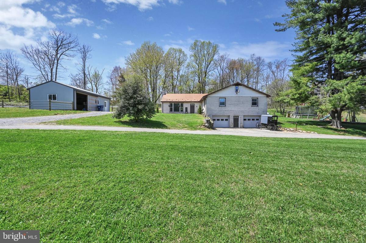 Paradise, PA 17562,266 S KINZER RD