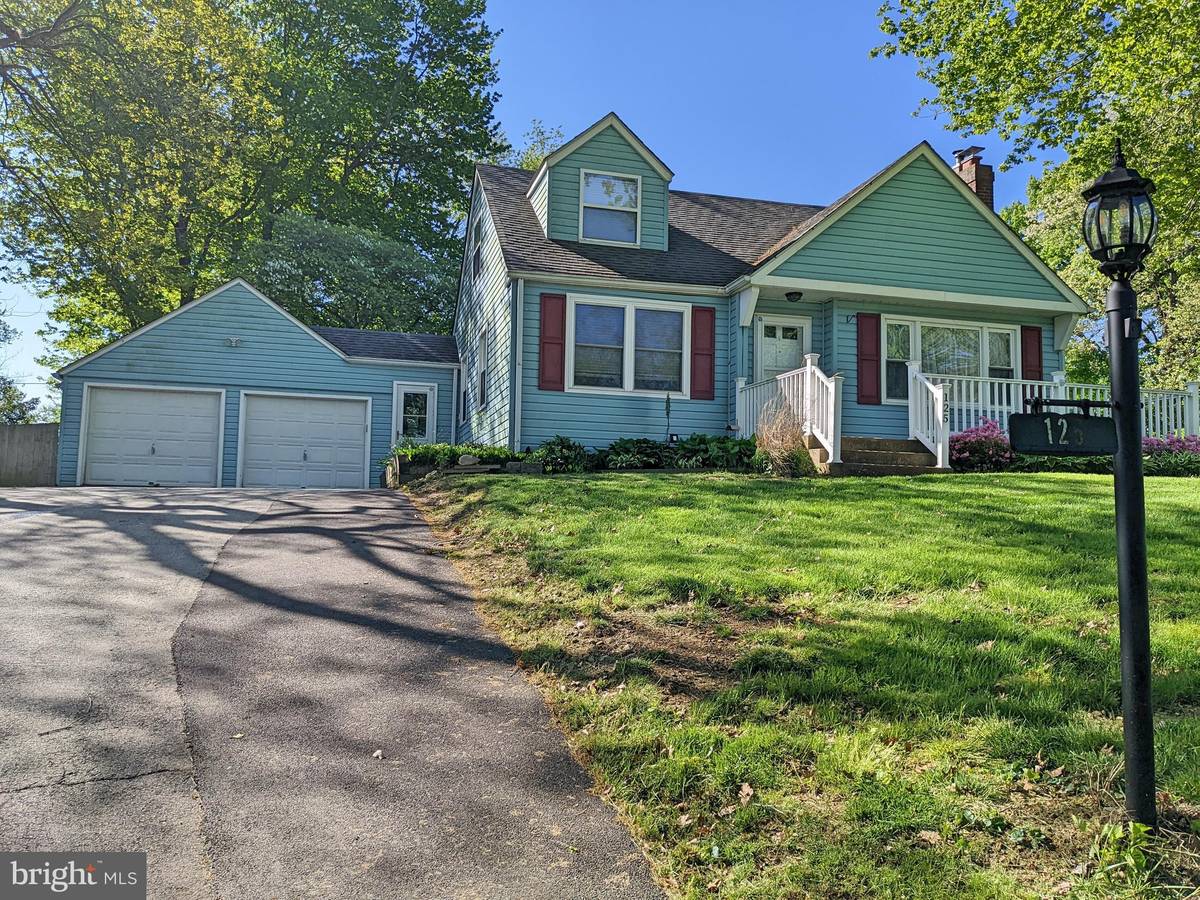 Newtown Square, PA 19073,125 BEECHWOOD RD