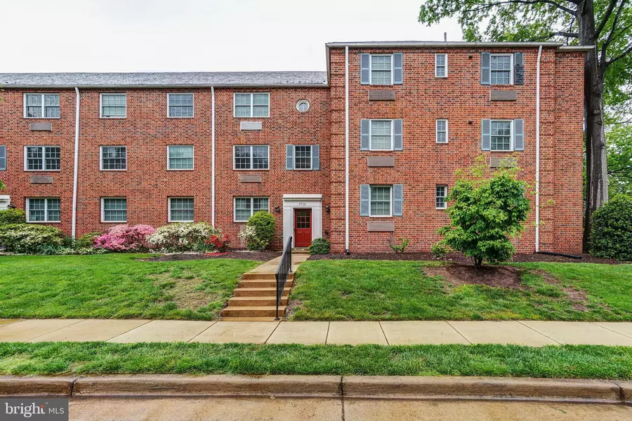 1718 W ABINGDON DR #301, Alexandria, VA 22314