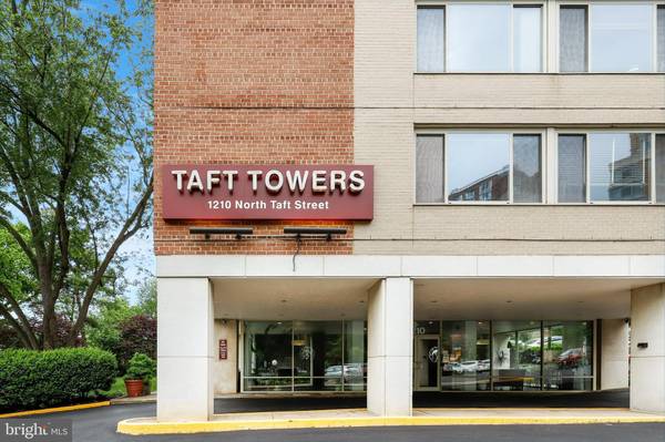 1210 N TAFT ST #207, Arlington, VA 22201