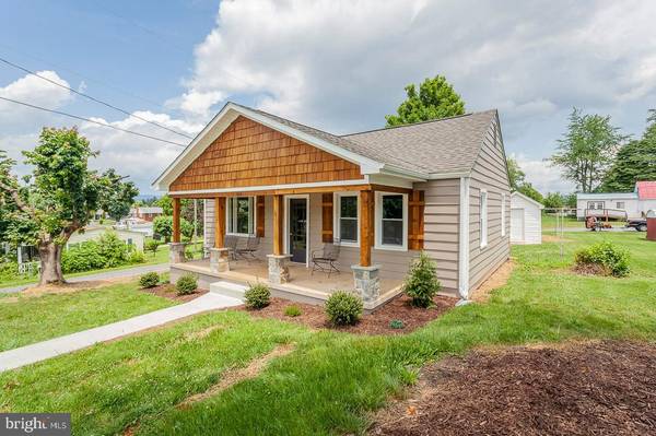 303 LURAY AVE, Luray, VA 22835