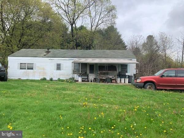 476 N HEIDELBERG RD, Robesonia, PA 19551