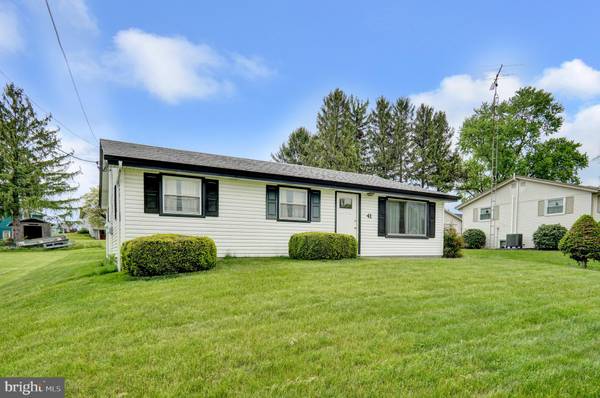 41 PEANUT DR, Hanover, PA 17331