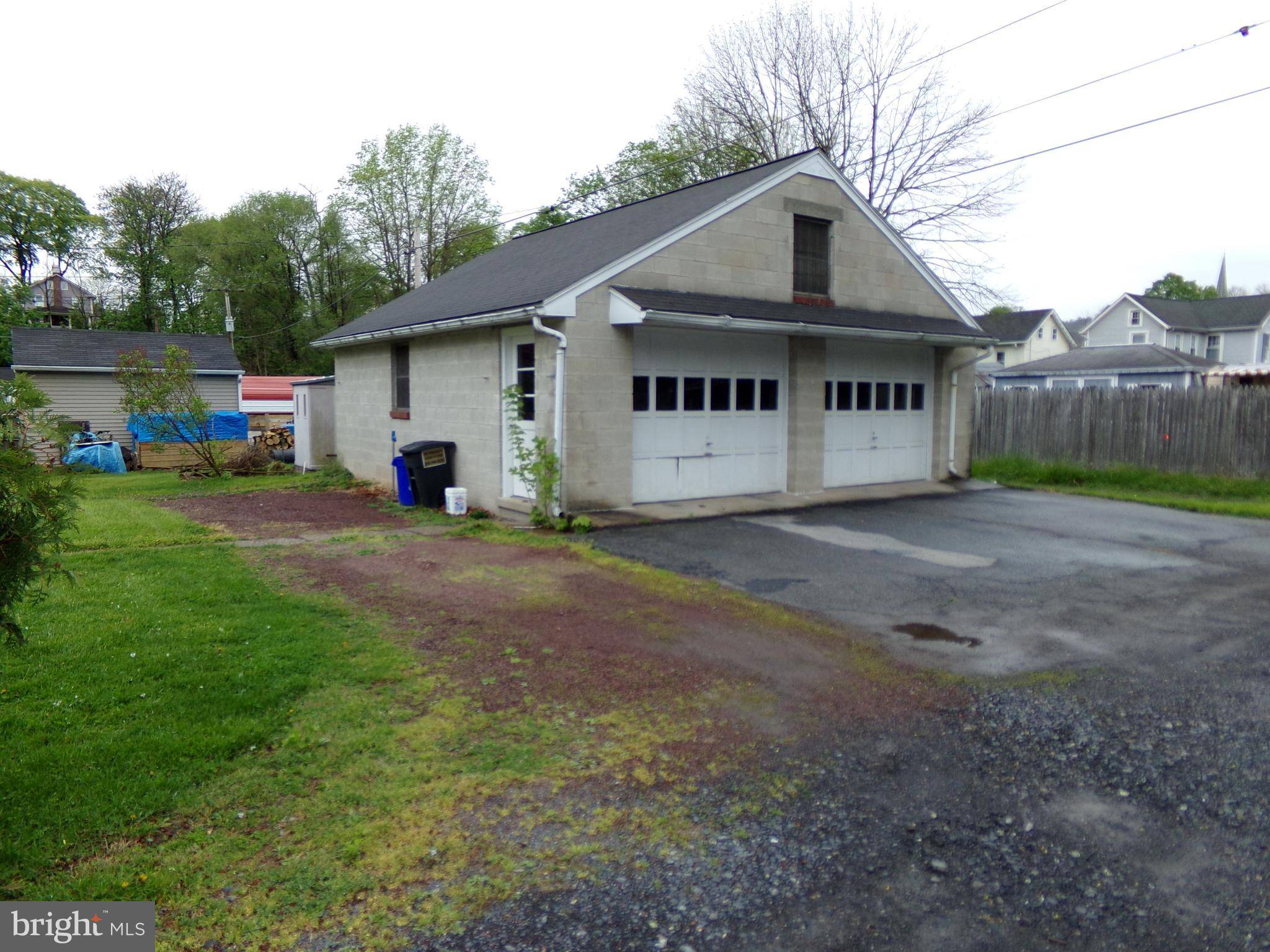 Riegelsville, PA 18077,115 CEDAR RD
