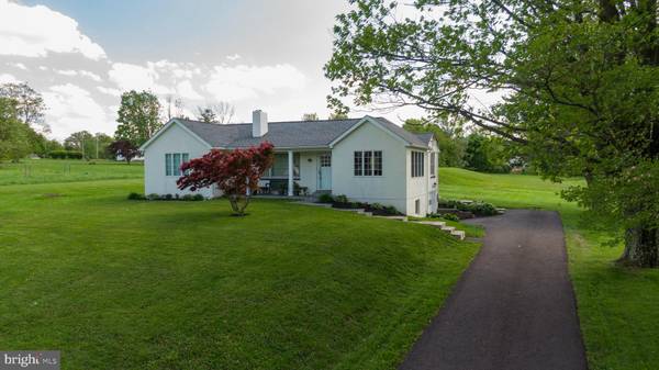 1312 KEYSTONE DR, Sellersville, PA 18960