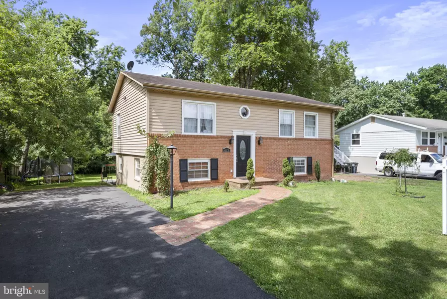 613 W POPLAR RD, Sterling, VA 20164