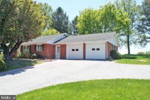 662 PROSPECT RD, Manheim, PA 17545