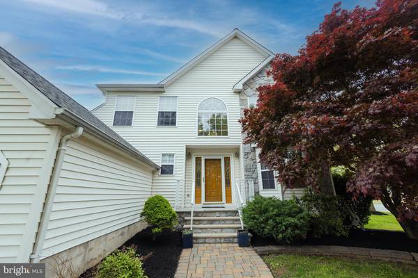 Kendall Park, NJ 08824,2 TERRIER PL