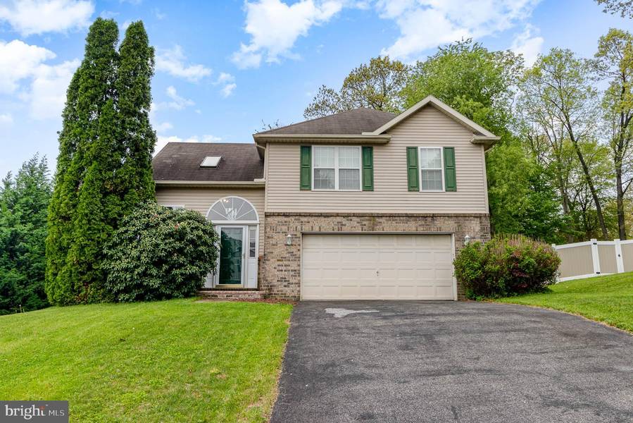 364 LARKIN DR, Red Lion, PA 17356