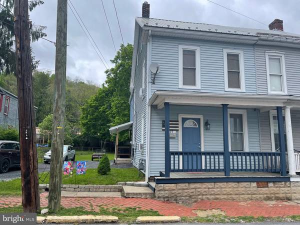 305 & 307 N GRAND ST, Lewistown, PA 17044