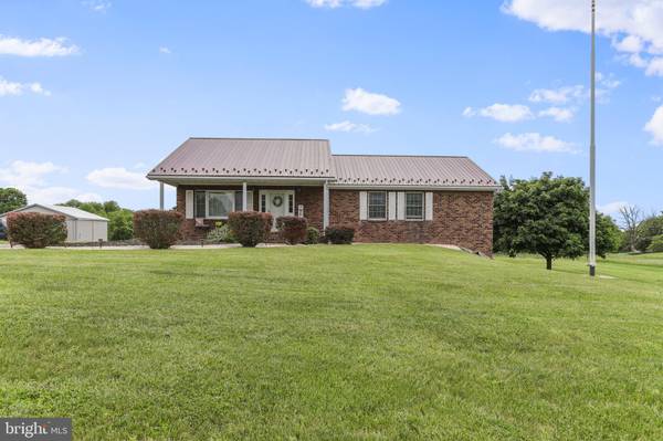 Falling Waters, WV 25419,270 FALCON DR