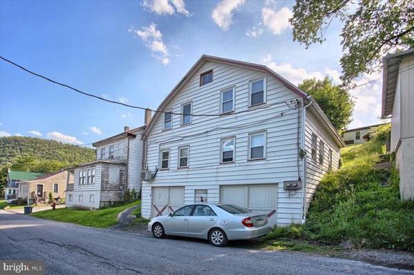 15-17 LOCUST ST, Duncannon, PA 17020