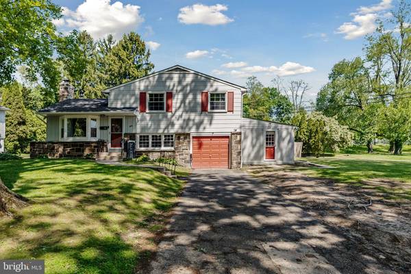 300 WINDING WAY, Glenside, PA 19038