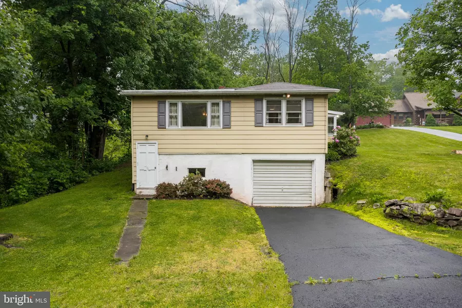 19 DANIEL BOONE RD, Birdsboro, PA 19508