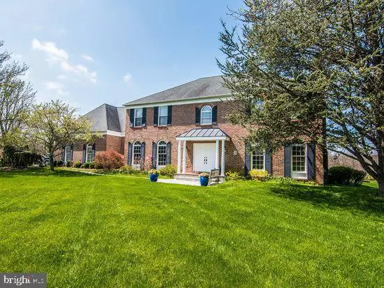 8 HART CT, Titusville, NJ 08560