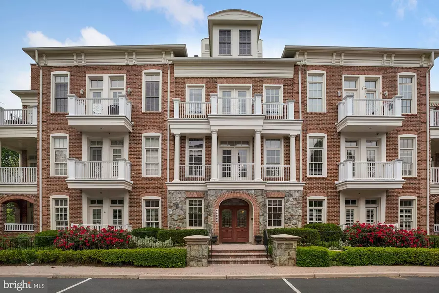 7222 FARM MEADOW CT #101, Mclean, VA 22101