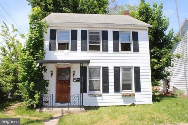 27 N BROAD ST, Waynesboro, PA 17268