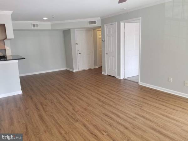 3307 WYNDHAM CIR #2158, Alexandria, VA 22302