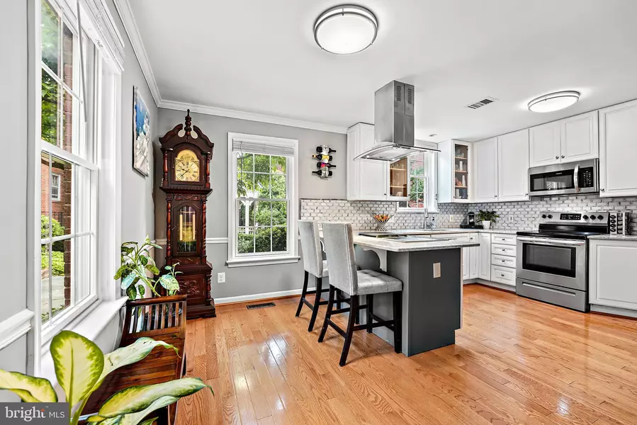 465 OLD TOWN CT, Alexandria, VA 22314