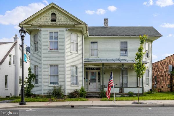 258 W KING ST, Strasburg, VA 22657