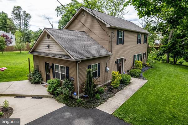 4055 W HOPEWELL RD, Center Valley, PA 18034