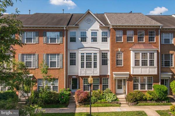 2341 HUNTINGTON STATION CT, Alexandria, VA 22303