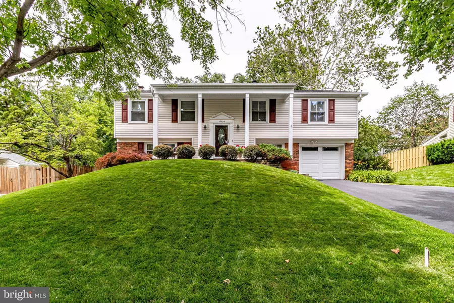 13224 MOSS RANCH LN, Fairfax, VA 22033