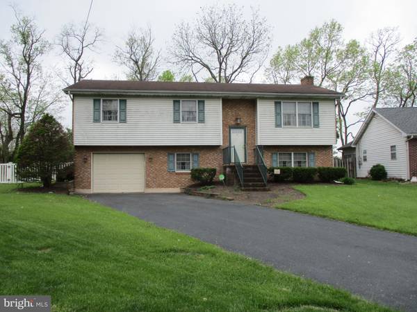 51 CAMERON LN, Martinsburg, WV 25405